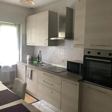 Ubytování v soukromí Casa Di Max - Private In With Shared Bathroom Free Parking